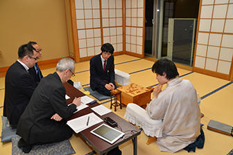 第42期棋王戦挑戦者決定二番勝負第1局終局後の模様