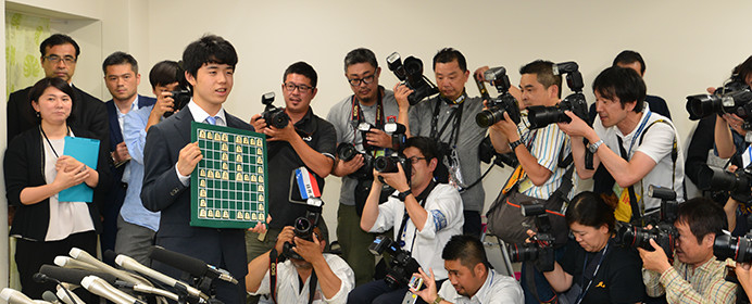 藤井聡太四段の公式戦29連勝ってどれくらいすごい？過去の連勝
