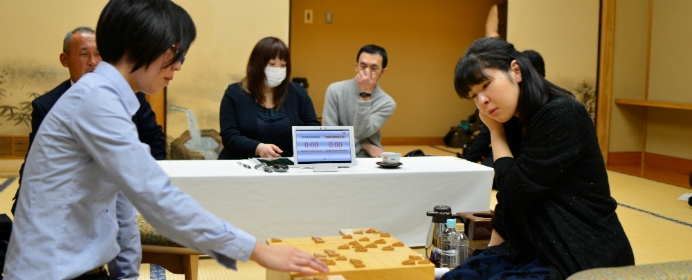 里見香奈がまた防衛か 伊藤沙恵が初タイトル獲得か 女流名人戦五番勝負の展望は 将棋コラム 日本将棋連盟