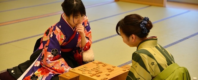 早見え早指しの攻め将棋 西山朋佳女王vs 年間勝率８割５分 里見香奈女流四冠 マイナビ女子オープン五番勝負の展望は 将棋コラム 日本将棋連盟