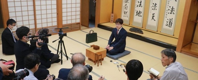 服部が2度目の新人王に　10月下旬の注目対局を格言で振り返る