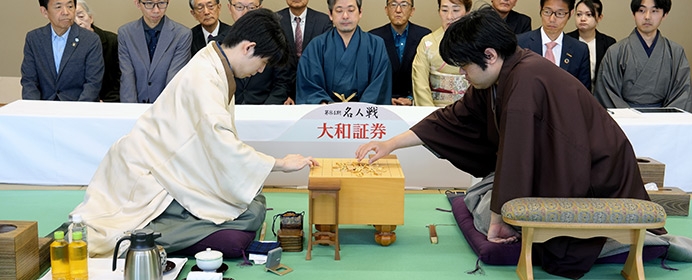 藤井名人が2連勝　4月下旬の注目対局を格言で振り返る