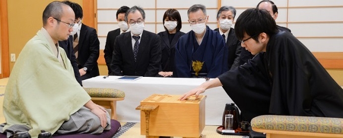 新鋭・本田五段が１勝をあげるも渡辺棋王が王者の貫禄で棋王８連覇達成　第45期棋王戦五番勝負を振り返る