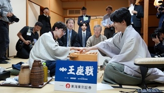 フルセットの激闘、伊藤が制し二冠に　～王座戦振り返り～