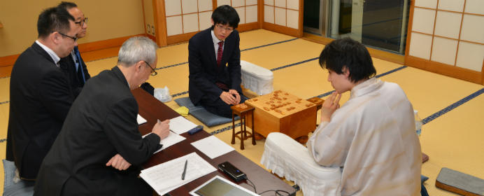 渡辺明棋王VS千田翔太六段。渡辺勝てば永世棋王に。棋王戦五番勝負の展望は？（対局者コメントあり）