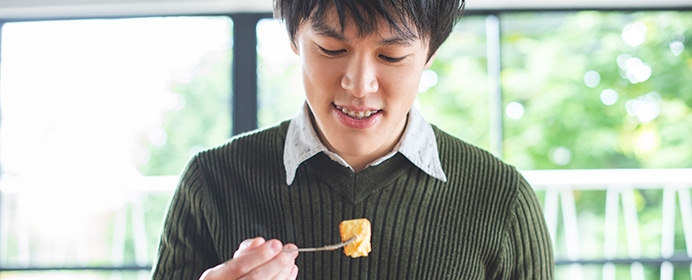 【PR:ローソン×三枚堂達也七段】卓球、ダーツ、友人と過ごす時間――三枚堂達也七段の素顔(PM3時の棋士たち)