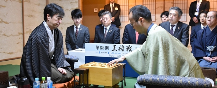 渡辺明棋王が５期ぶりに王将復帰。ストレートで久保王将を破った第68期王将戦七番勝負を振り返る