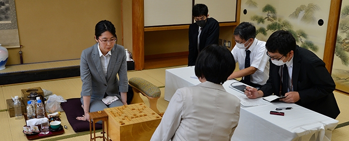 里見香奈女流王位VS加藤桃子女流三段 短期決戦となった五番勝負！第31期女流王位戦五番勝負振り返る