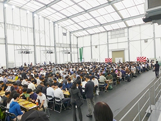 125job_group04.jpg