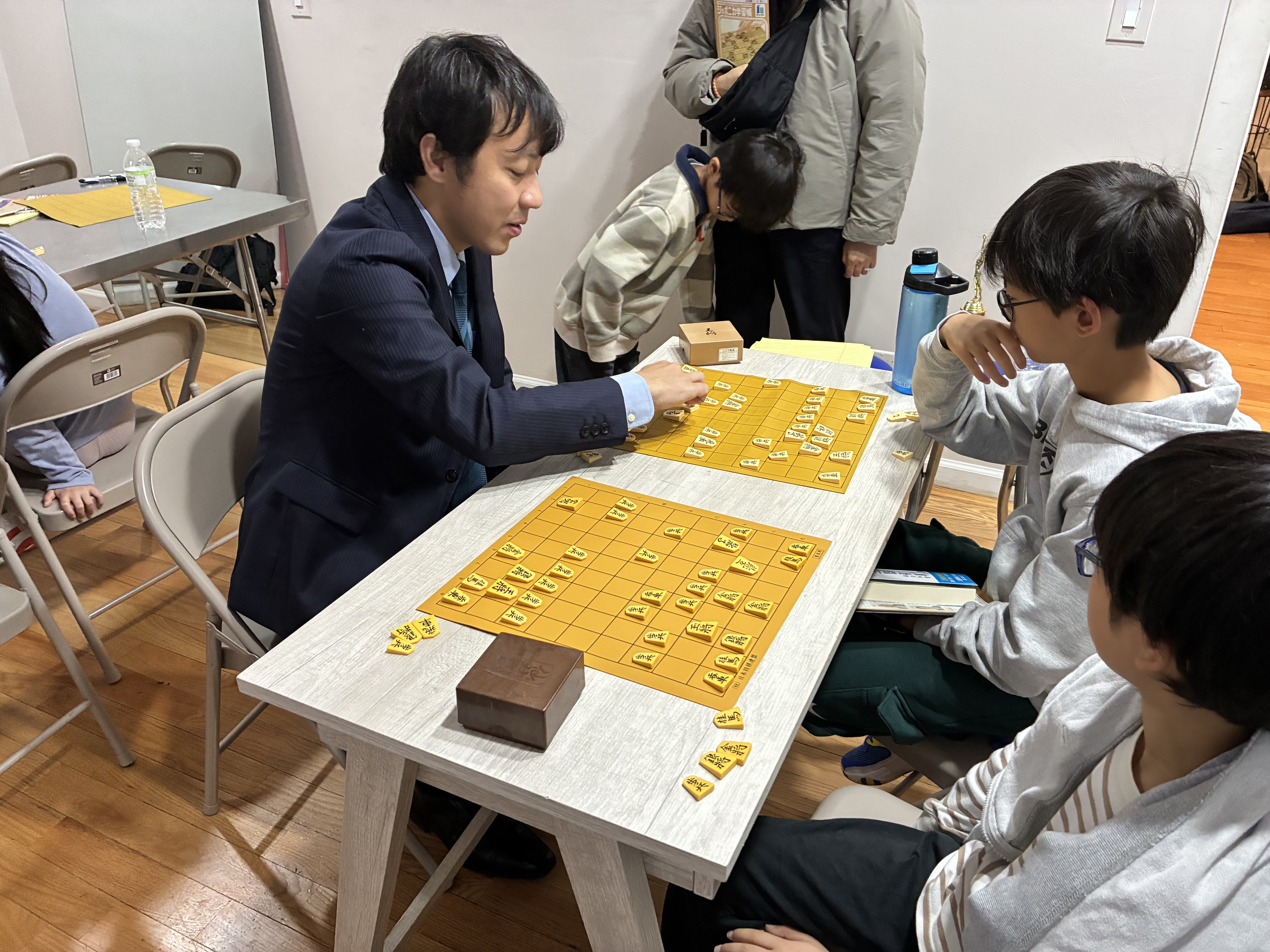 4.西川六段の指導対局の様子.jpg