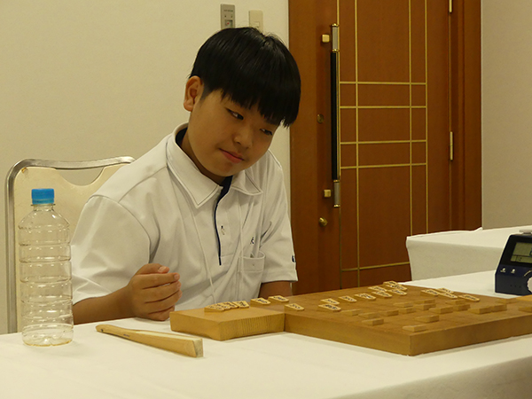 矢間 輝 選手