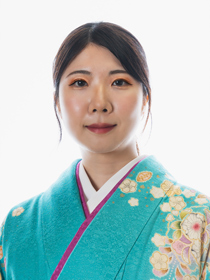 西山朋佳女流三冠