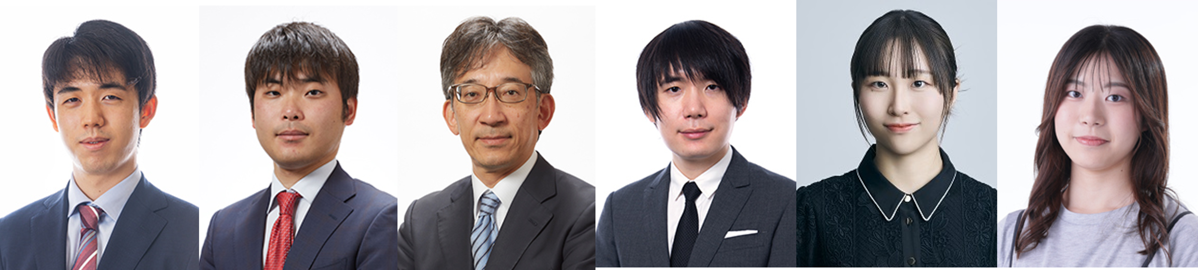 写真左から 対局棋士／藤井聡太JT杯覇者／八代弥八段　トークショー スペシャルゲスト 佐藤康光九段　解説／佐藤天彦 九段　聞き手／武富礼衣 女流二段　読み上げ／松下舞琳 女流初段