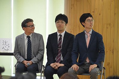 詰将棋の解答解説の様子