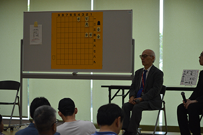 詰将棋の解答解説の様子