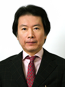 真部 一男