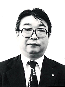 板谷 進