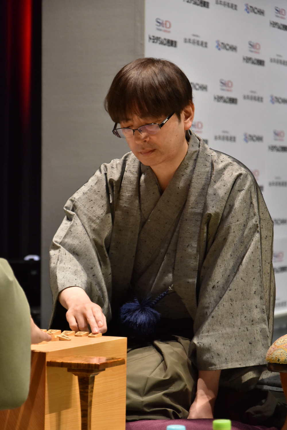 郷田真隆九段