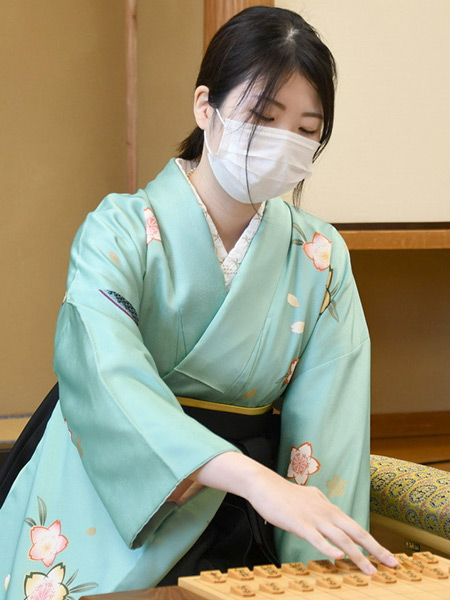 西山朋佳