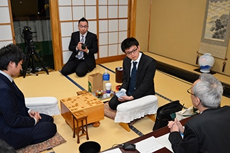 第43期棋王戦挑戦者決定二番勝負第2局、対局終了後の模様