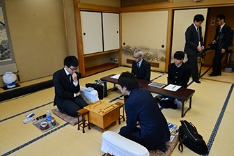 第43期棋王戦挑戦者決定戦第2局対局開始の模様