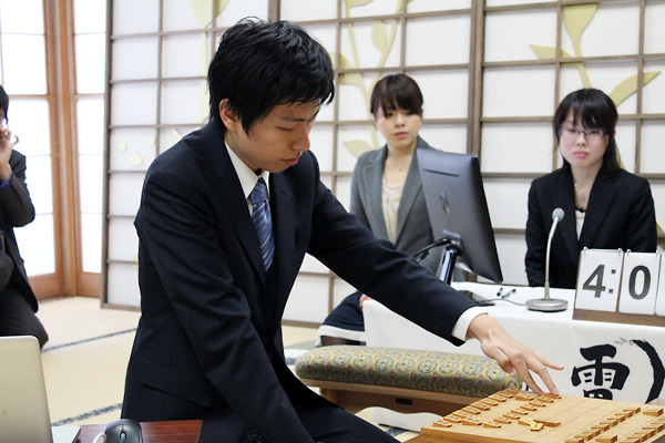 ponanza開発者・山本一成氏