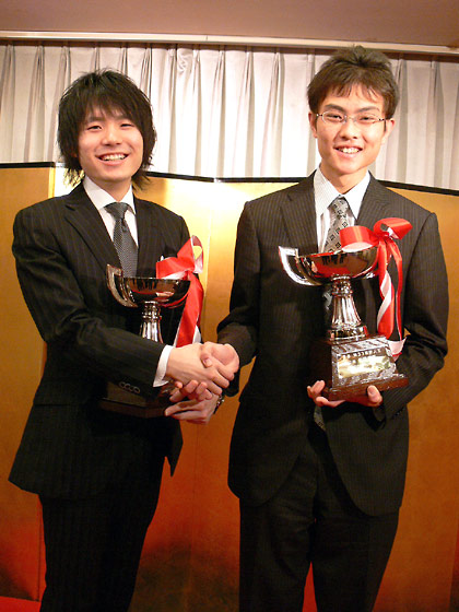 佐藤天彦新人王（将棋）と内田修平新人王（囲碁）