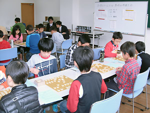川口春休み子供将棋大会の模様01