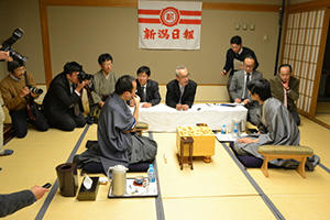 第42期棋王戦五番勝負第3局対局終了後の模様