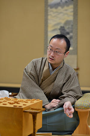 第42期棋王戦五番勝負第5局終局後の渡辺棋王