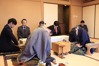 第43期棋王戦五番勝負第4局対局開始の模様