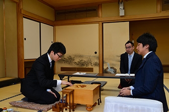 第43期棋王戦挑戦者決定二番勝負第1局対局開始の模様